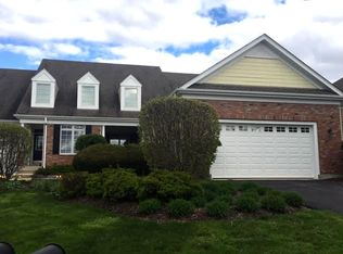 4215 Weatherstone Rd, Crystal Lake, IL 60014