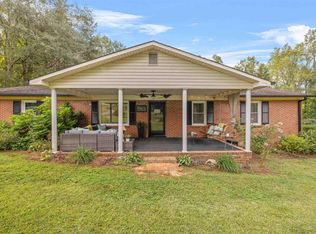 581 Red Hill Rd, Pickens, SC 29671