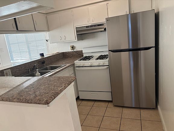 4th image of 26 Nedra Ct #4