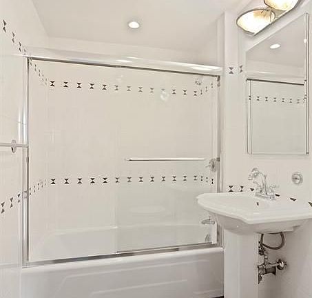 5th image of 250 E 65th St APT 13A