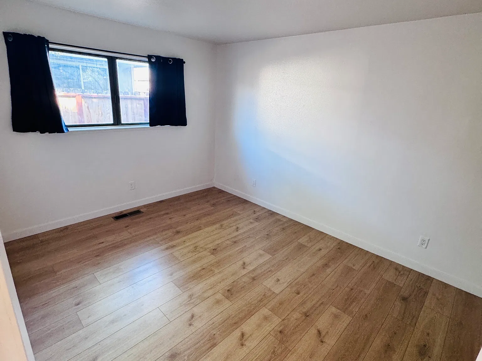 2 bed, 910 sqft, $1,850 — Photo 3