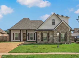 658 Dumaine Dr, Bossier City, LA 71111