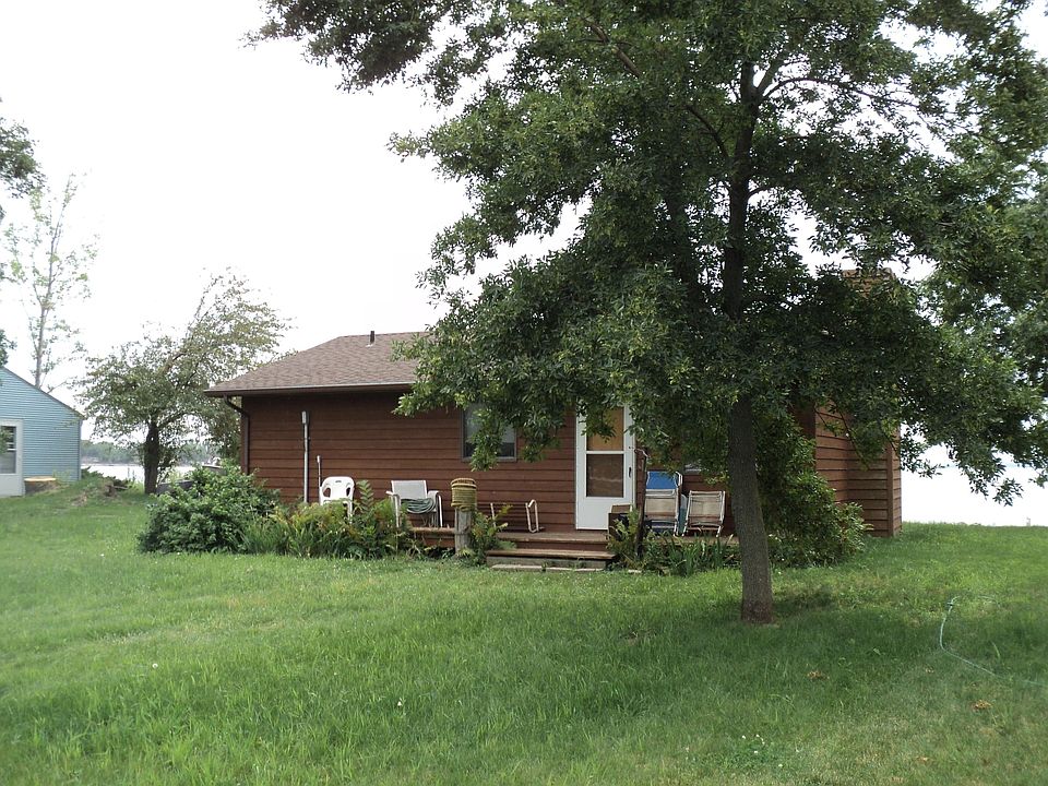 1st image of 224 N Lake Dr