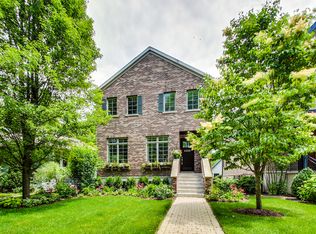 2225 Pioneer Rd, Evanston, IL 60201