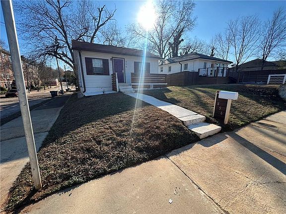 3rd image of 856 Beckwith St SW