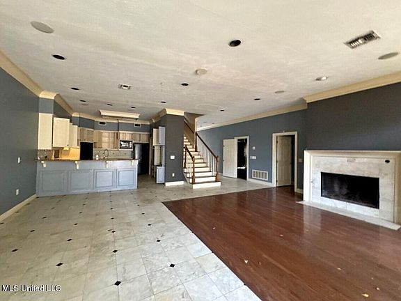 4th image of 58 Robinwood Pl