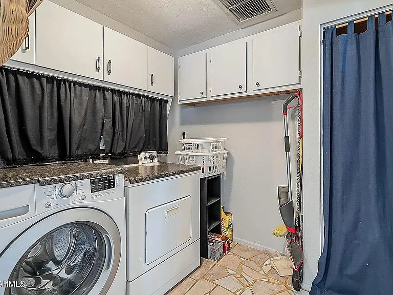 857 W Dublin St — Photo 9
