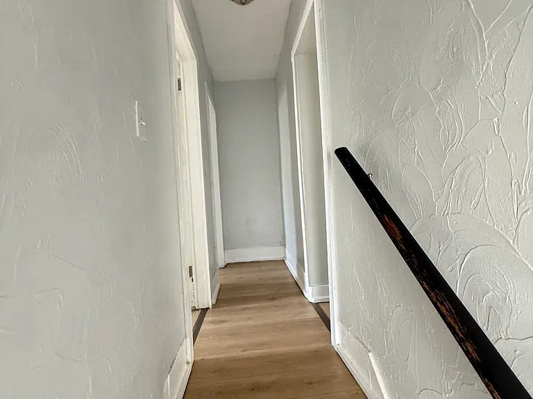 304 W 9th St #1 — Photo 9