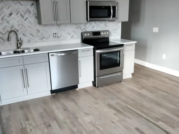 157 Main St APT 1, East Greenwich, RI 02818