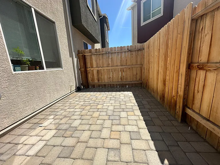 1032 Big Rock Loop — Photo 2