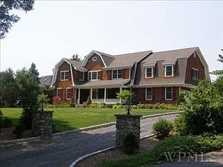 1st image of 9 Grandview Ln
