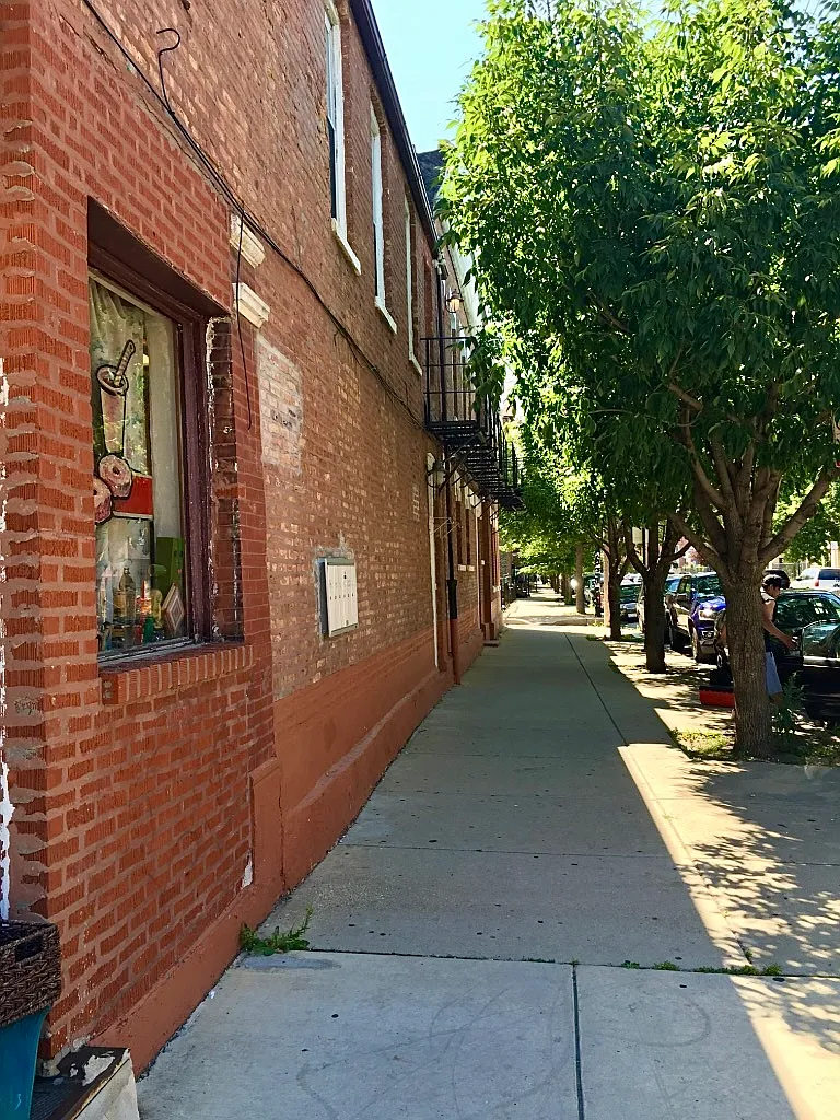 2 bed, 800 sqft, $1,700 — Photo 2