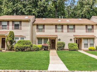 1205 Timber Oaks Rd, Edison, NJ 08820