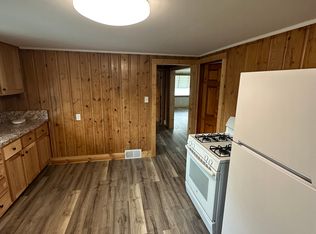 603 Douglas St #D, Morris, IL 60450