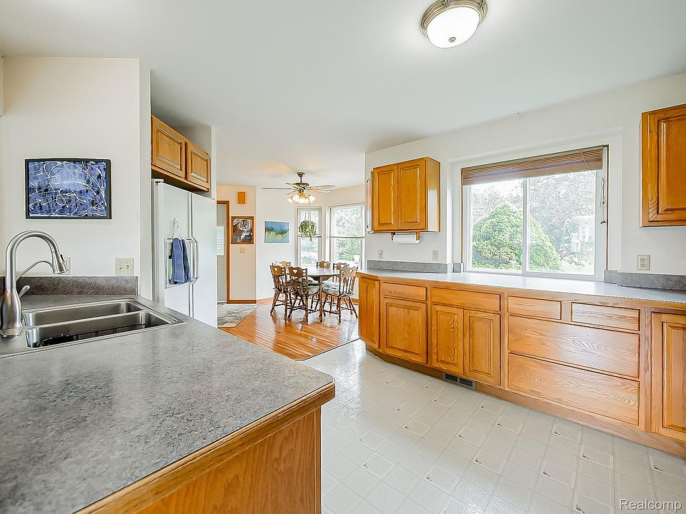 6398 High Valley Dr, photo 7