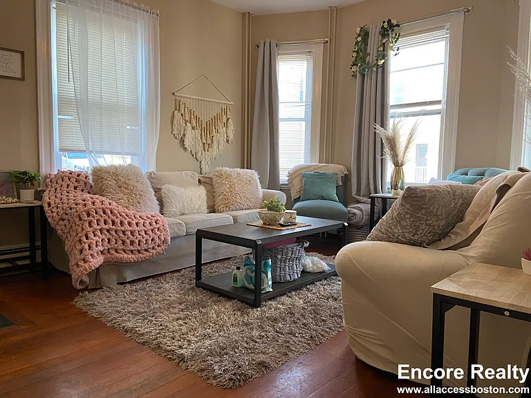 7 Sunset St #3 — Photo 8