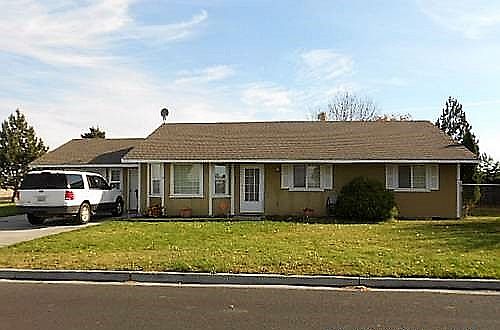 1st image of 760 N Desdemona Ave