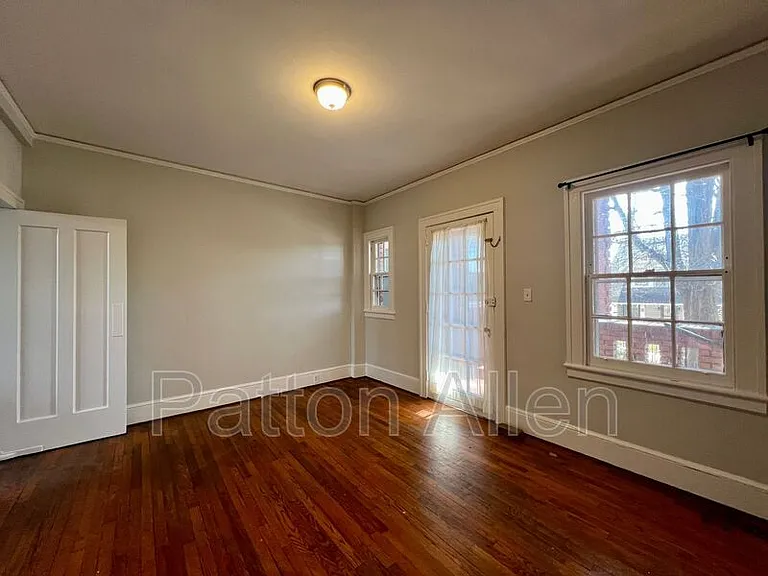 116 E Chestnut St #23 — Photo 6