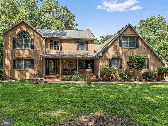 3rd image of 25 Woodland Dr