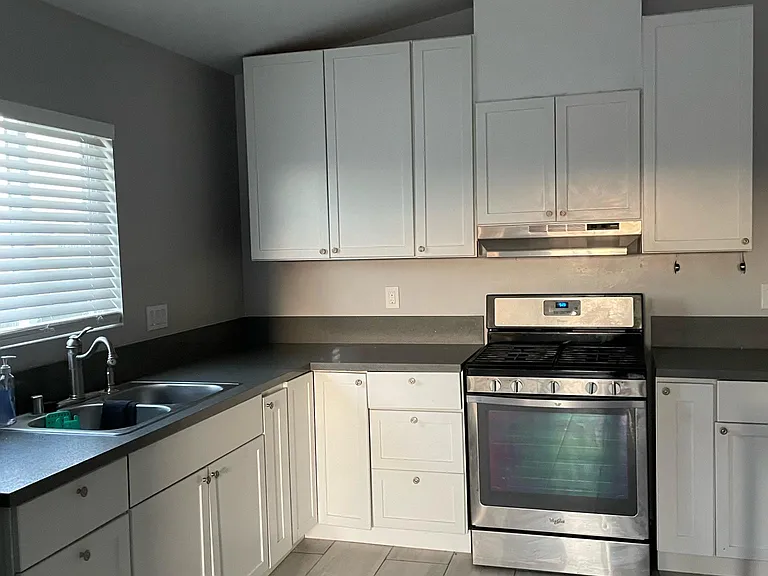 284 Crescent Ave — Photo 2