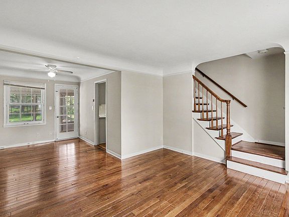 4th image of 3851 Brewster St
