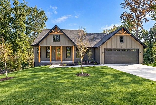 48 Pamona Dr — The Highlands Golf Course