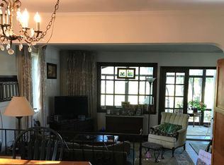 2 Summitview Dr, Bayville, NY 11709