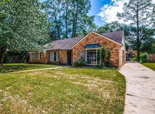 211 W North Hill Dr, Spring, TX 77388