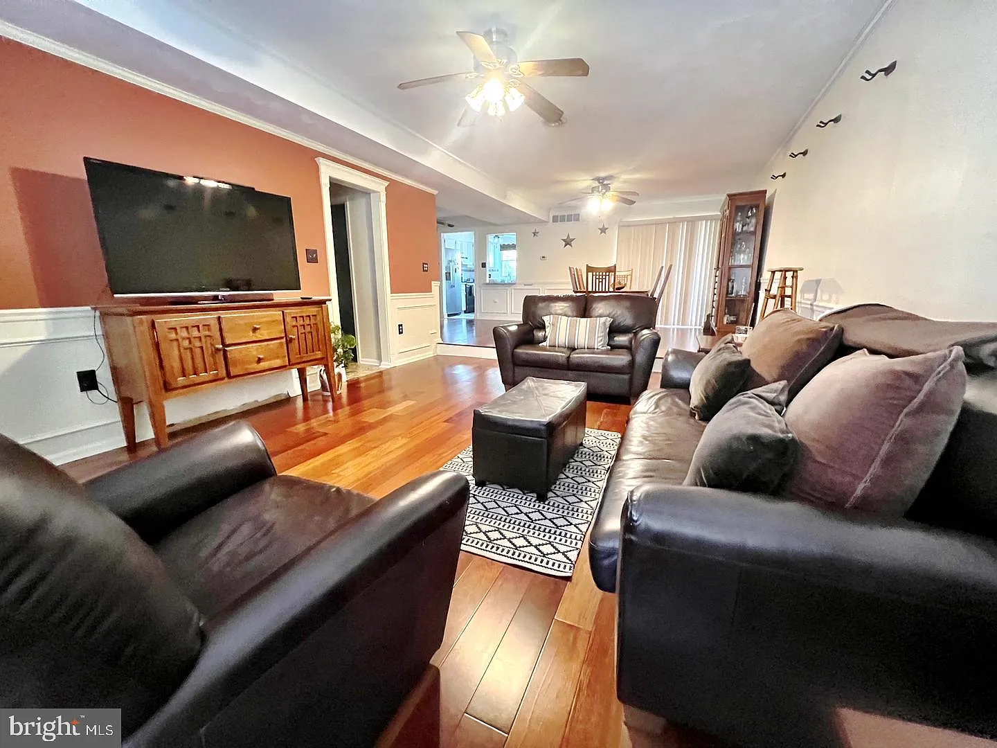 3 bed, 2.5 bath, 1788 sqft, $2,450 — Photo 2