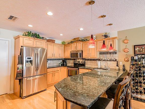 2nd image of 4305 Woodside Manor Dr