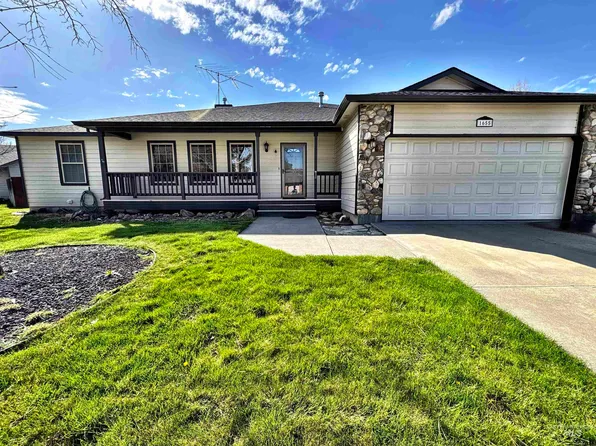 1655 Castle Way, Mountain Home, ID 83647