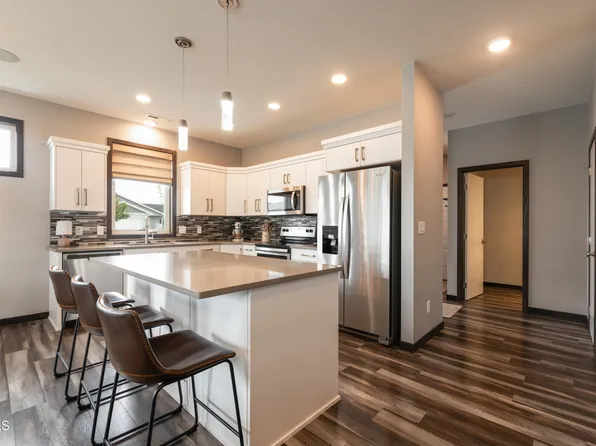 3825 Stacy Dr, City Of Bismarck, ND 58504