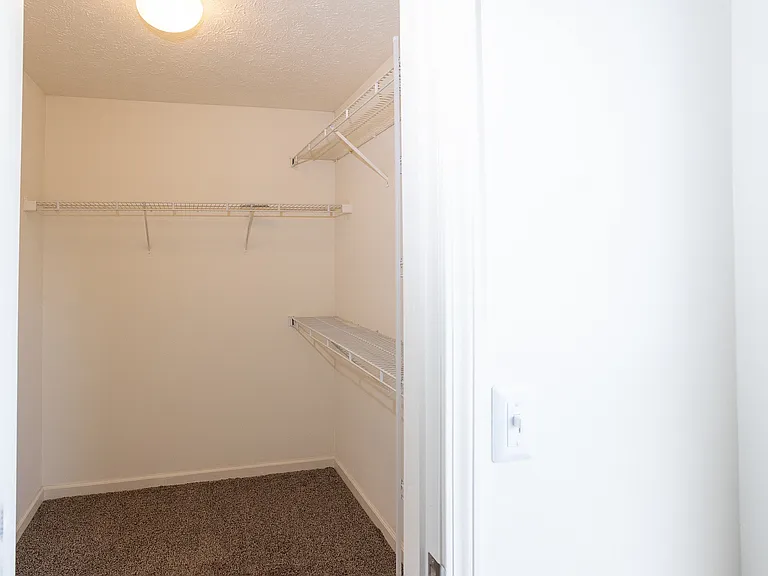Burberry Place Apartments — Photo 16