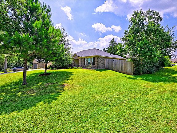 4th image of 13099 Greenbriar Dr