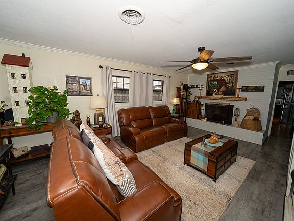 4th image of 455 5th St