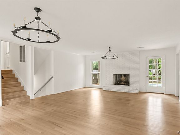 4th image of 1313 Independence Dr