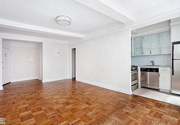 3rd image of 340 E 52nd St APT 6G