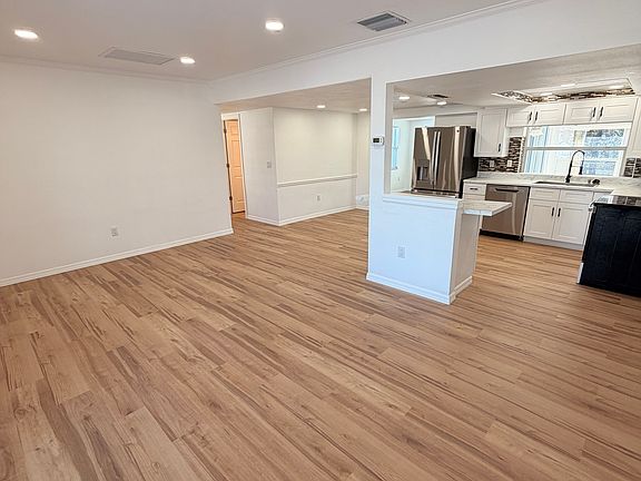 3rd image of 3312 Honeymoon Ln