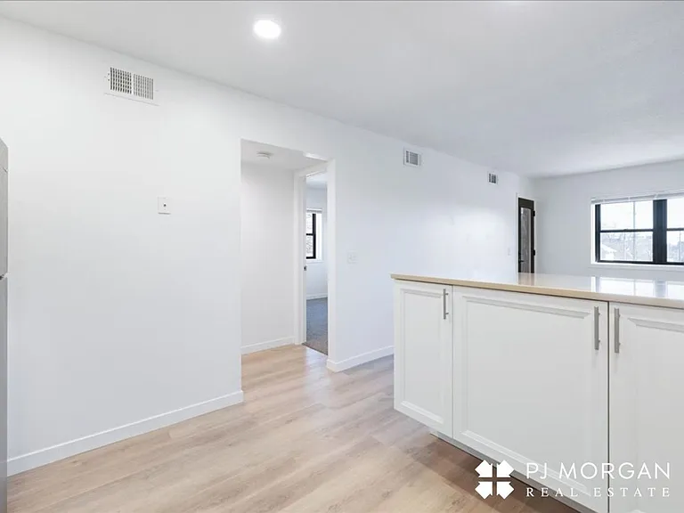 Fernshire Apartments — Photo 41