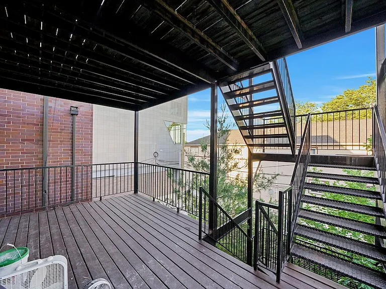 1541 N Bosworth St #4 — Photo 20