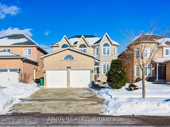 3435 Grand Park Dr, Mississauga, ON L5B 4E3