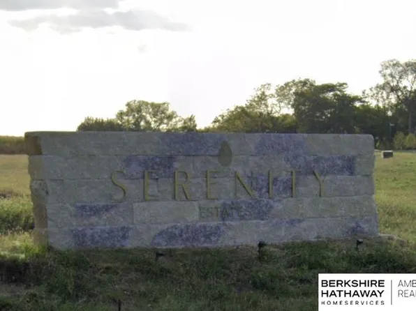 22212 Stanford St, Elkhorn, NE 68022