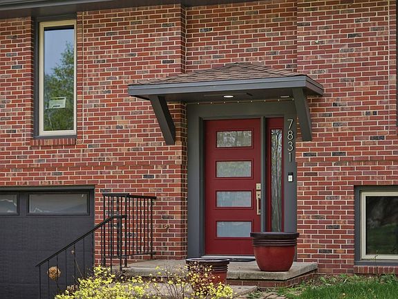 4th image of 7831 Lake St