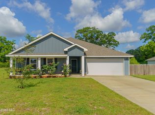 154 Magnolia Farms Dr, Lucedale, MS 39452