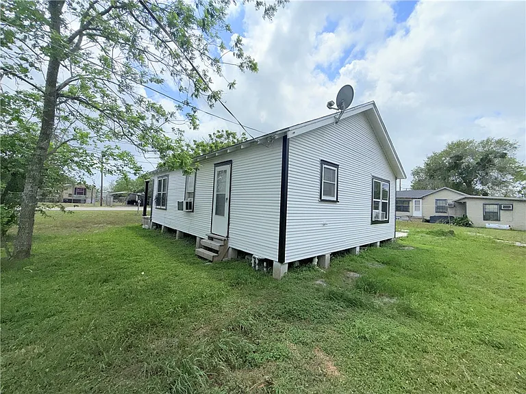 507 E Commons St — Photo 20