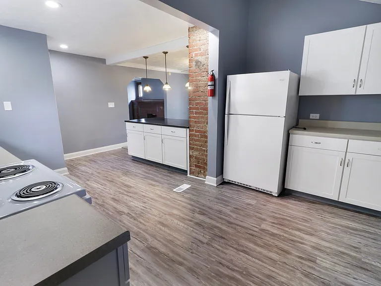 635 S Eureka Ave — Photo 10