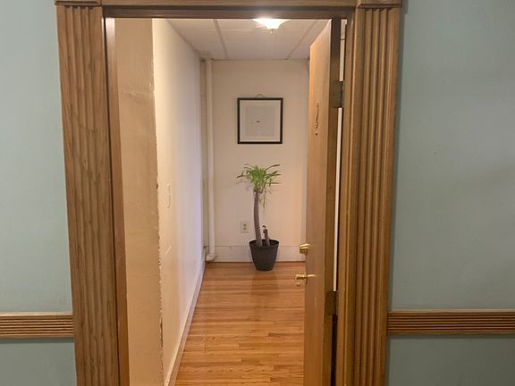 5th image of 360 Riverway St #2