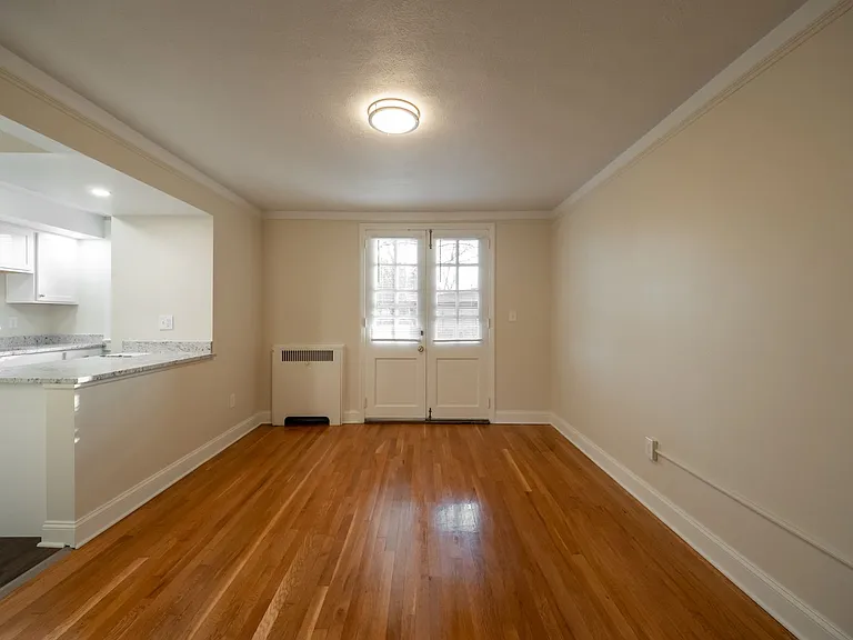 101 S Linwood Ave — Photo 6