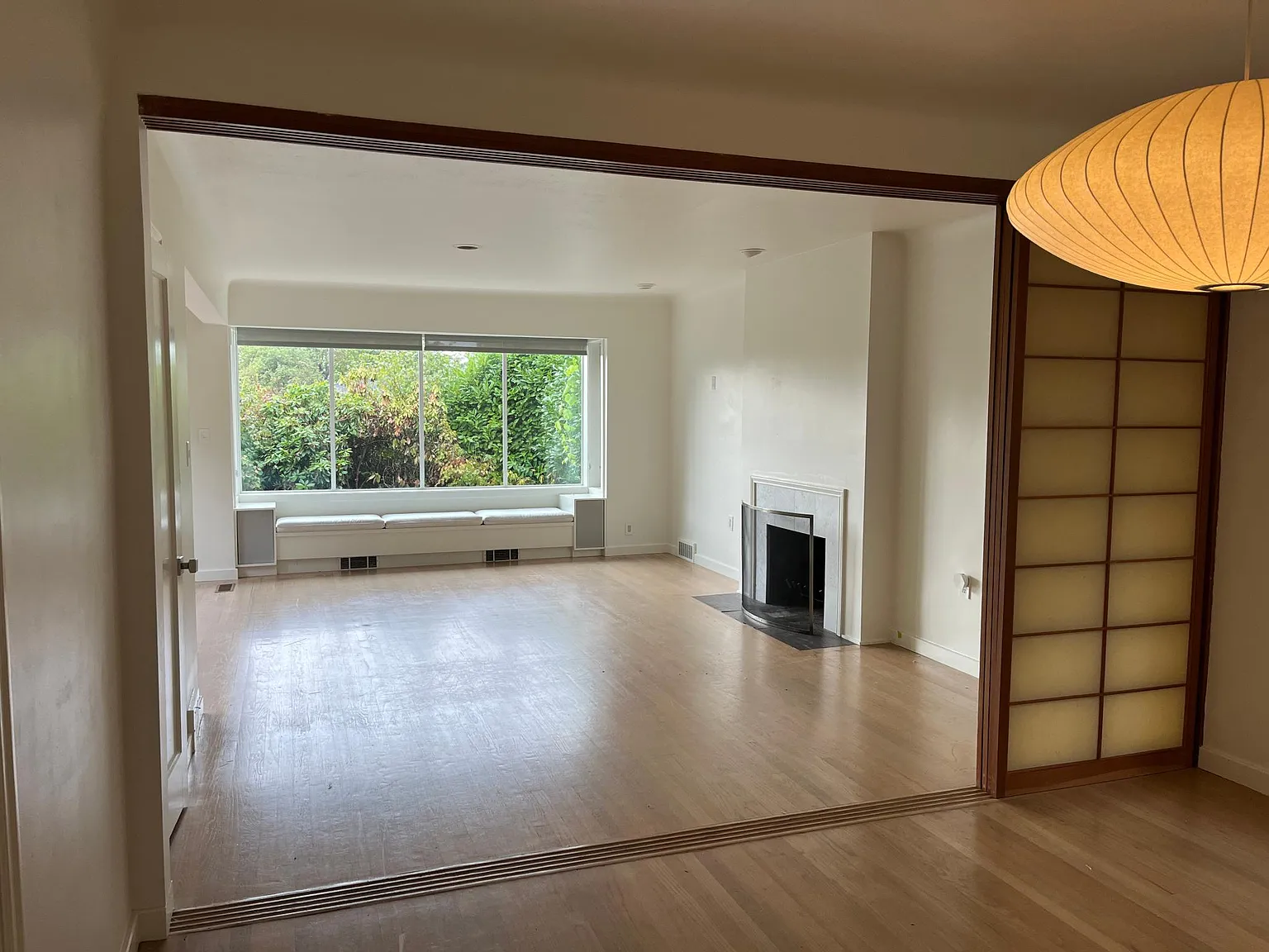 4 bed, 2400 sqft, $5,500 — Photo 3