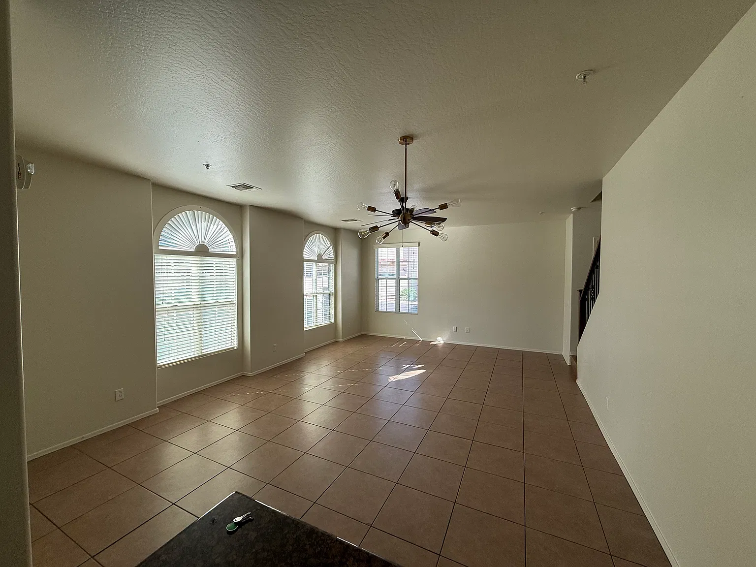 3 bed, 2.5 bath, 1368 sqft, $1,949 — Photo 2